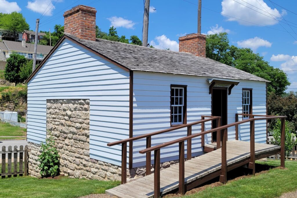 Huckleberry Finn House