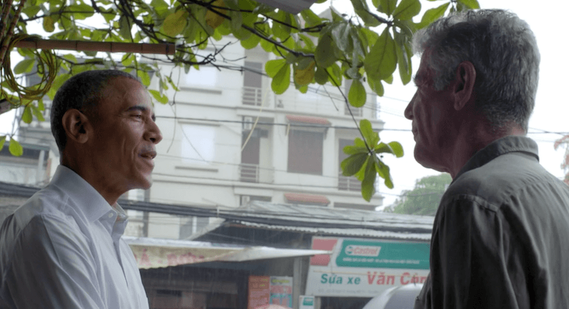 Barack-Obama-and-Anthony-Bourdain-meeting-in-Vietnam