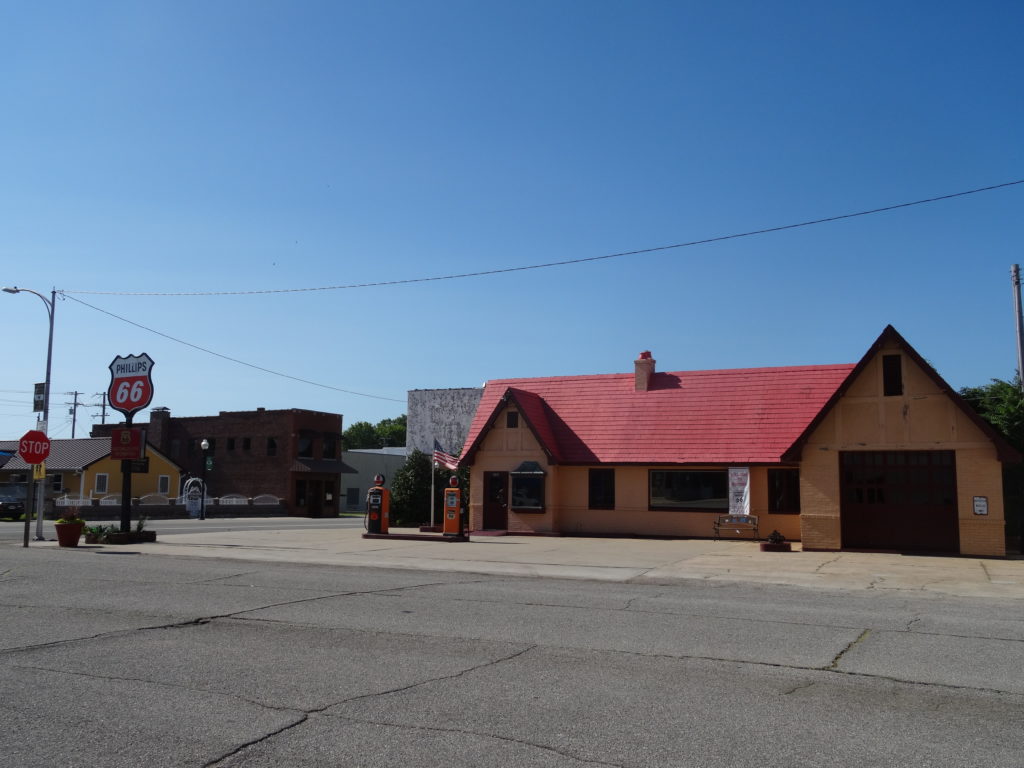 Baxter Springs Independent Oil and Gas Service Station