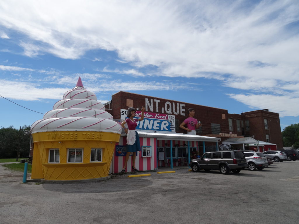 Pink Elephant Antique Mall, Livingstone