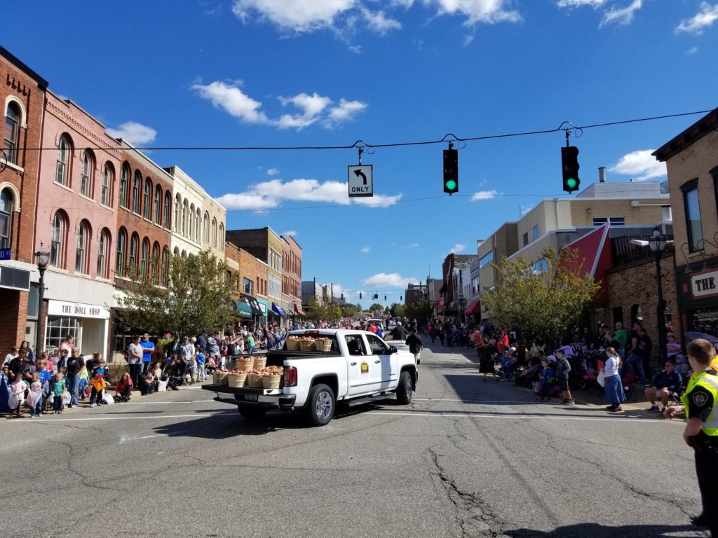 Four Flags Area Apple Festival Parade, Downtown Niles